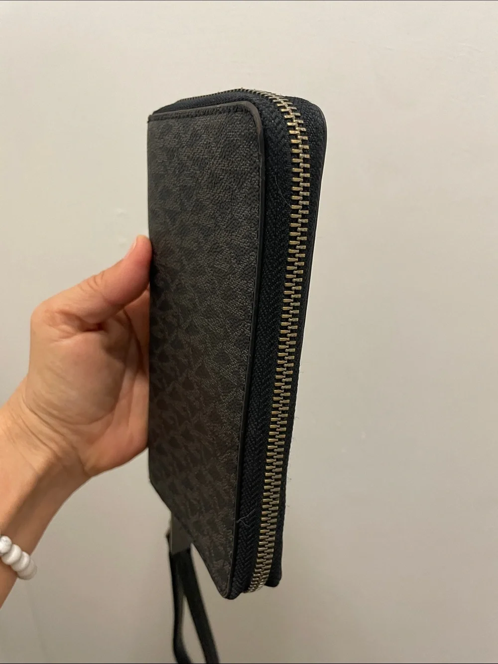 EUC Michael Kors Black Studded Leather Wristlet - Picture 15 of 16